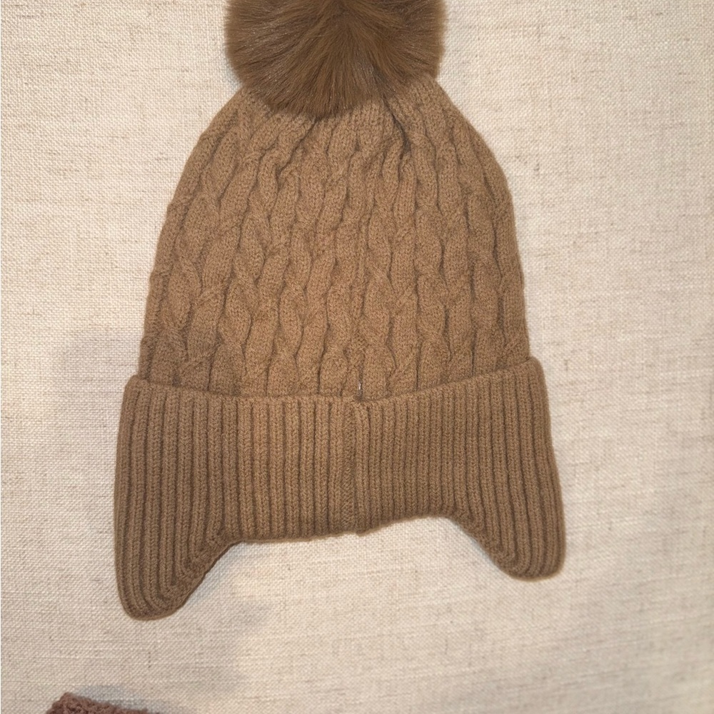 UGG tan beanie - Picture 2 of 3